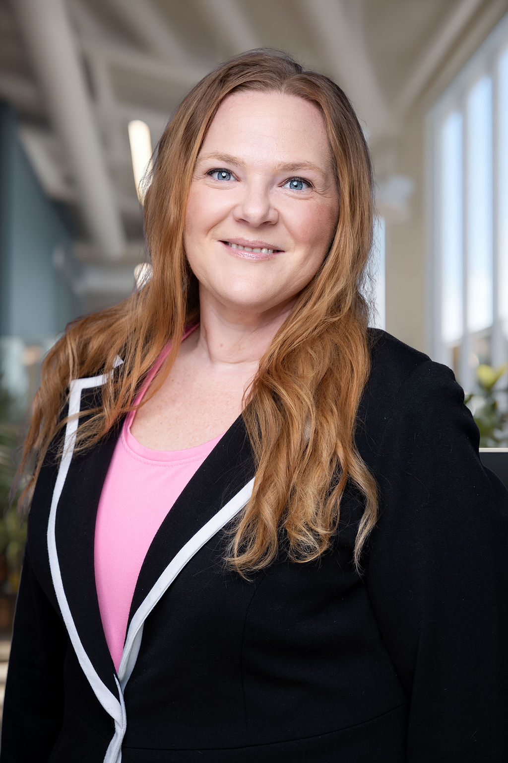 OIA Headshot - Lauren w-Background Web